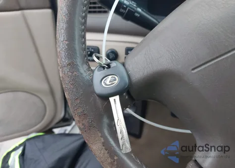 1998 Lexus Es 300 from USA, damaged, VIN JT8BF28G4W5022663